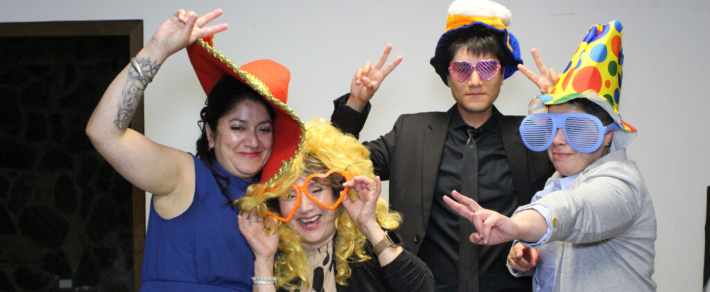 Fiesta Graduacion Colegio Ana Maria Janner Cabina espejo robot Led